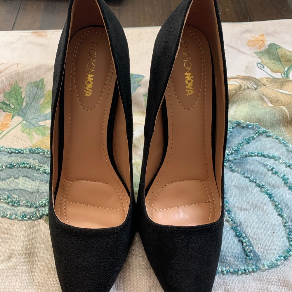 Fashion Nova Black heels!
